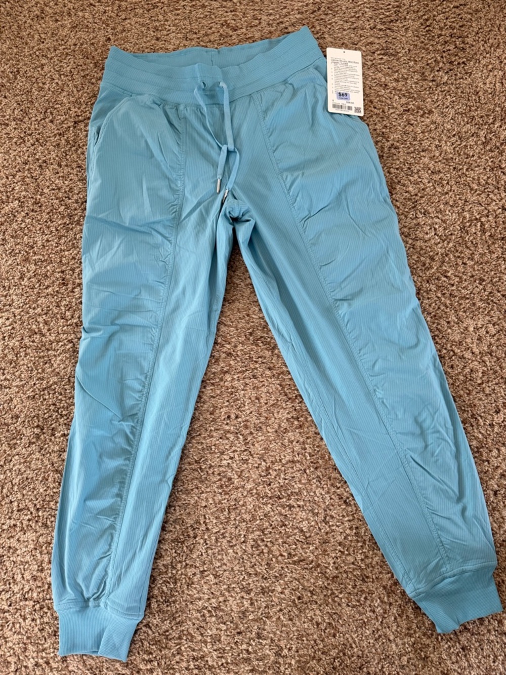 Lululemon Dance Studio Mid-Rise
Jogger Full Length
Washed Blue Size 8 NEW